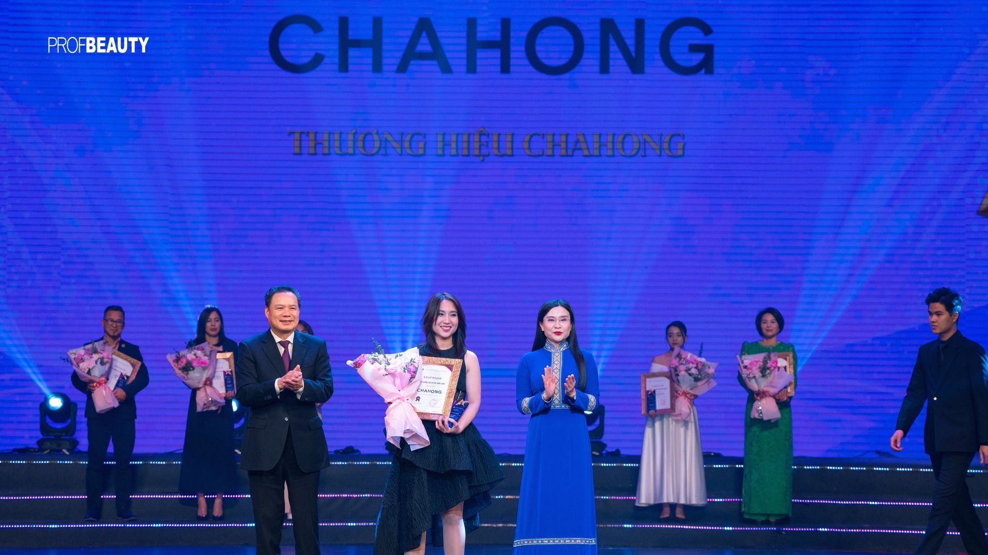 Chahong xuất sắc nhận khen thưởng TOP 10 thương hiệu uy tín, chất lượng năm 2024