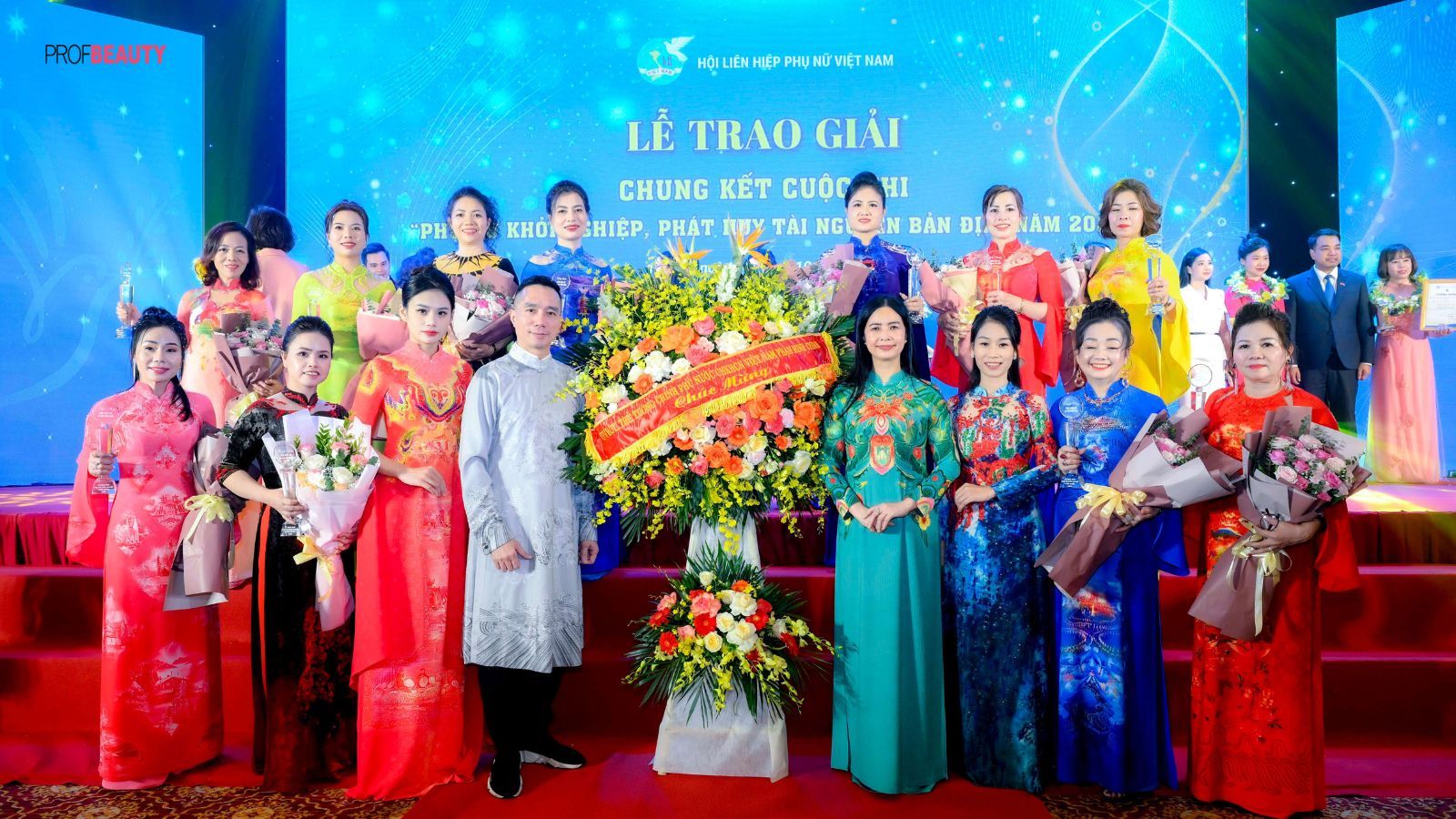 NTK Kim Phú đưa di sản Thanh Oai lên tà áo dài