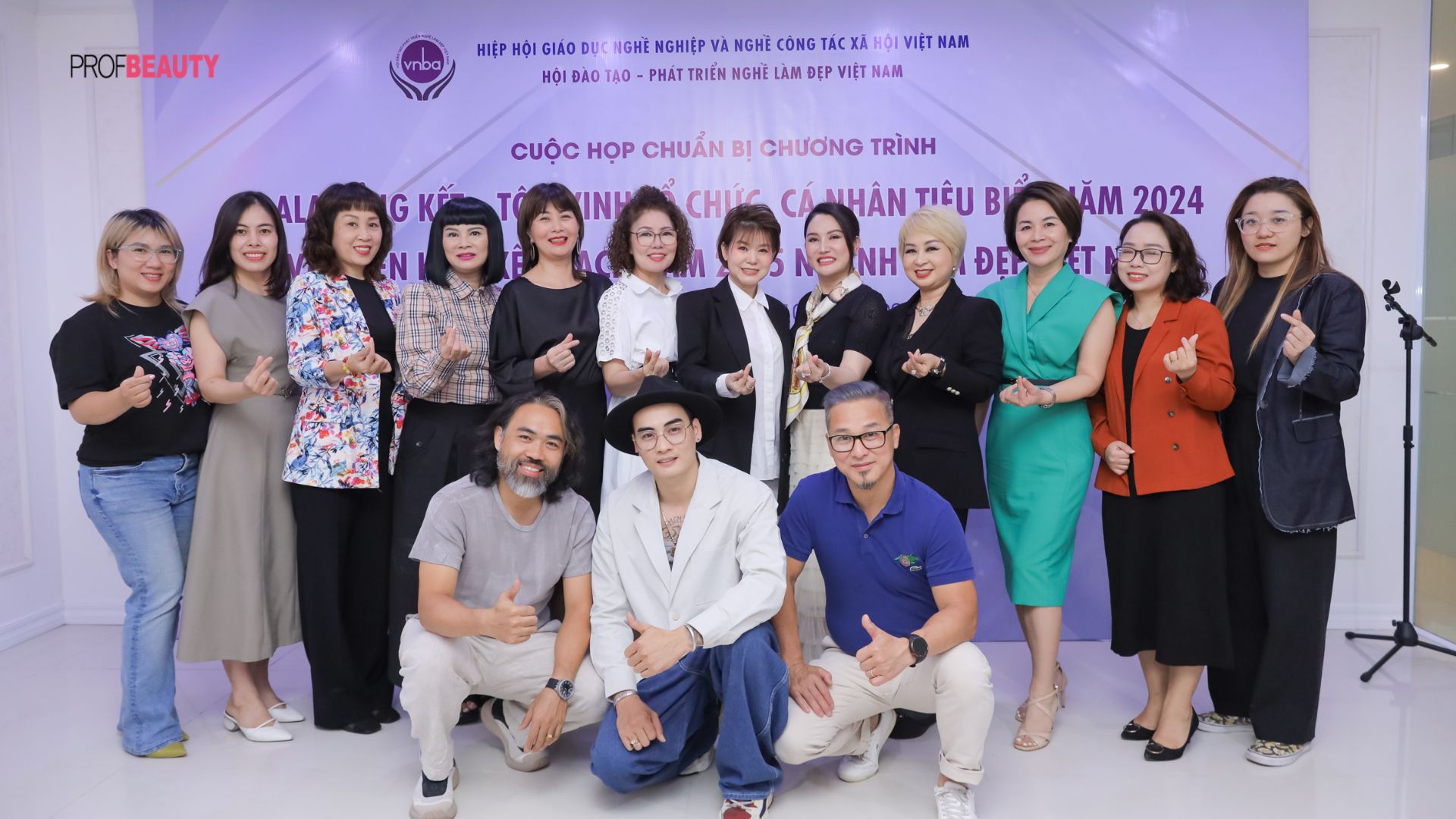 Công tác chuẩn bị của Ban Thiết kế Tạo mẫu Tóc cho sự kiện Gala VNBA Beauty Awards: 15 Mẫu tóc đẳng cấp sẵn sàng tỏa sáng