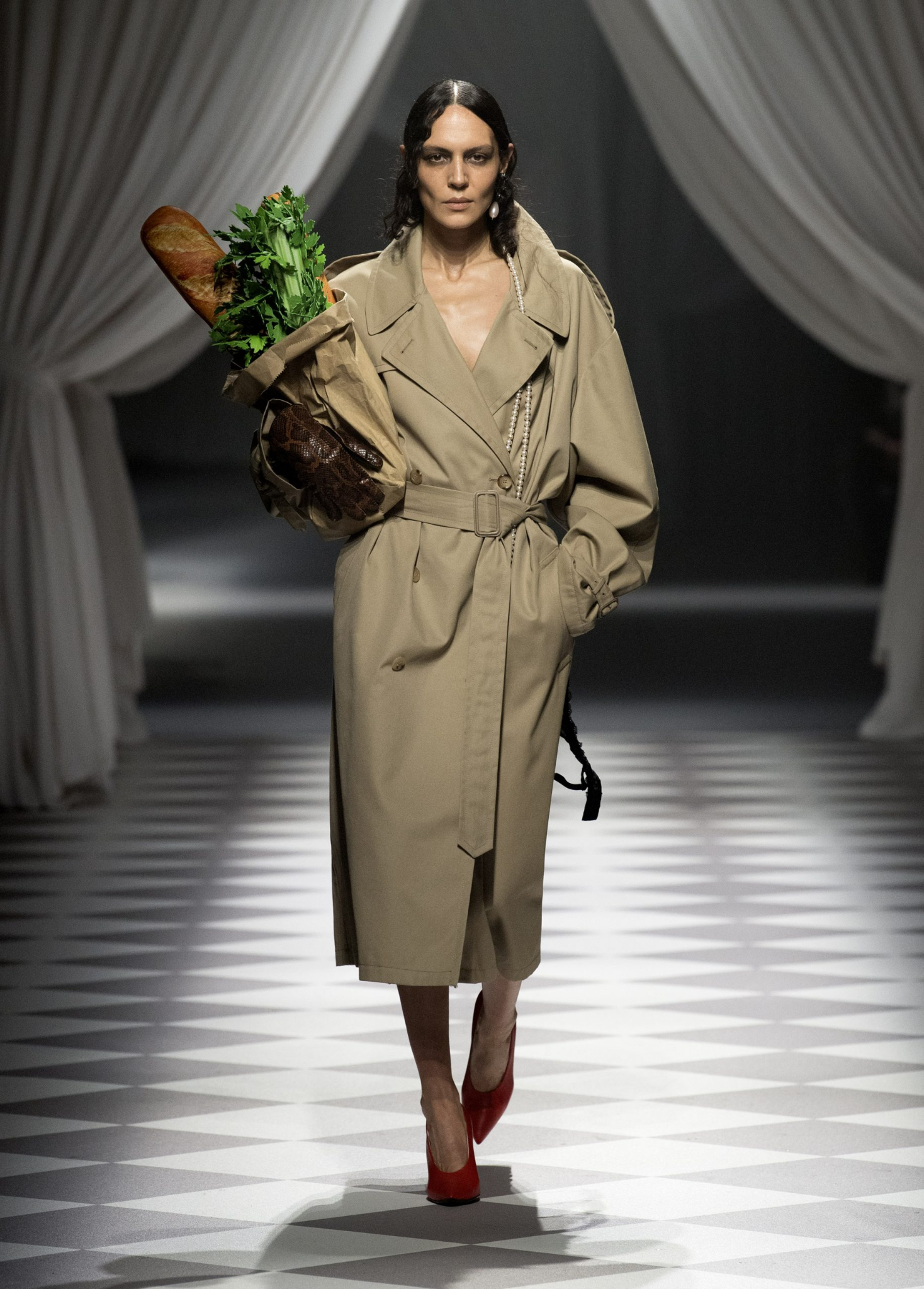 mau-trench-coat-dan-dau-xu-huong-thu-dong-2024-7