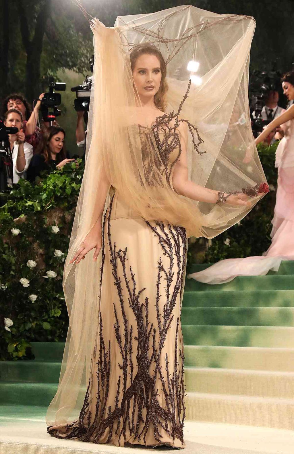 the-garden-of-time-bua-tiec-thoi-trang-slay-tai-met-gala-2024-1