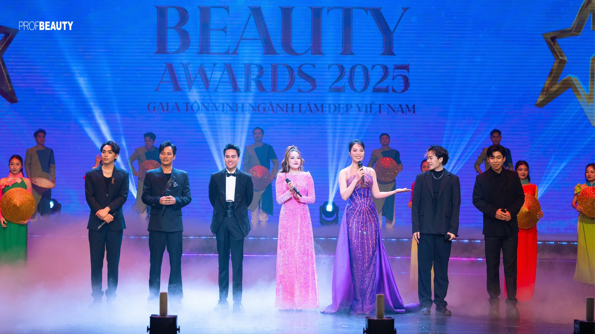 Thăng hoa cảm xúc tại VNBA Beauty Awards 2025: Hòa nhịp nghệ thuật và vẻ đẹp Việt