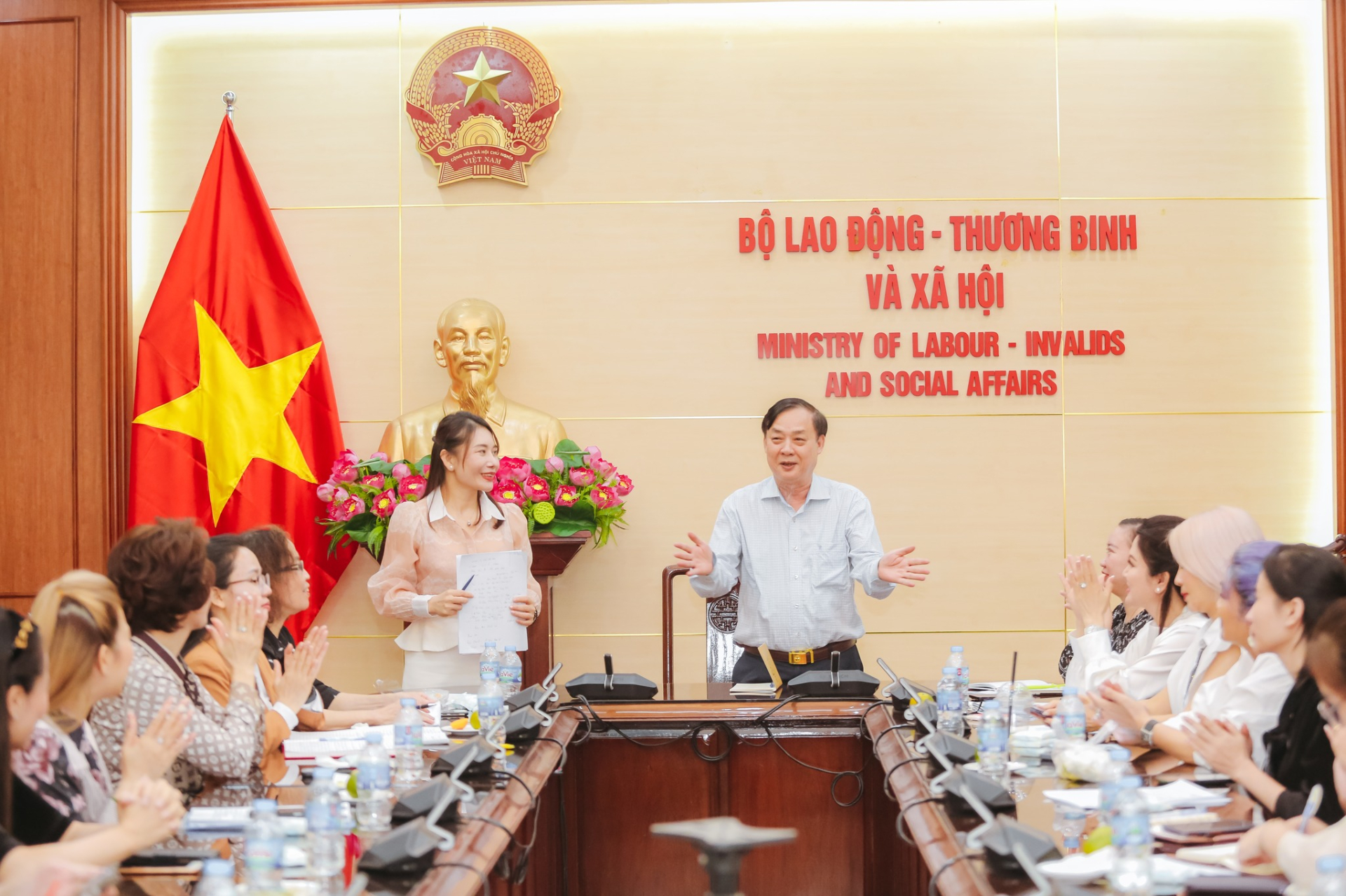 hoi-dao-tao-phat-trien-nghe-lam-dep-viet-nam-vnba-ngon-duoc-soi-duong-cho-nganh-lam-dep-viet-3