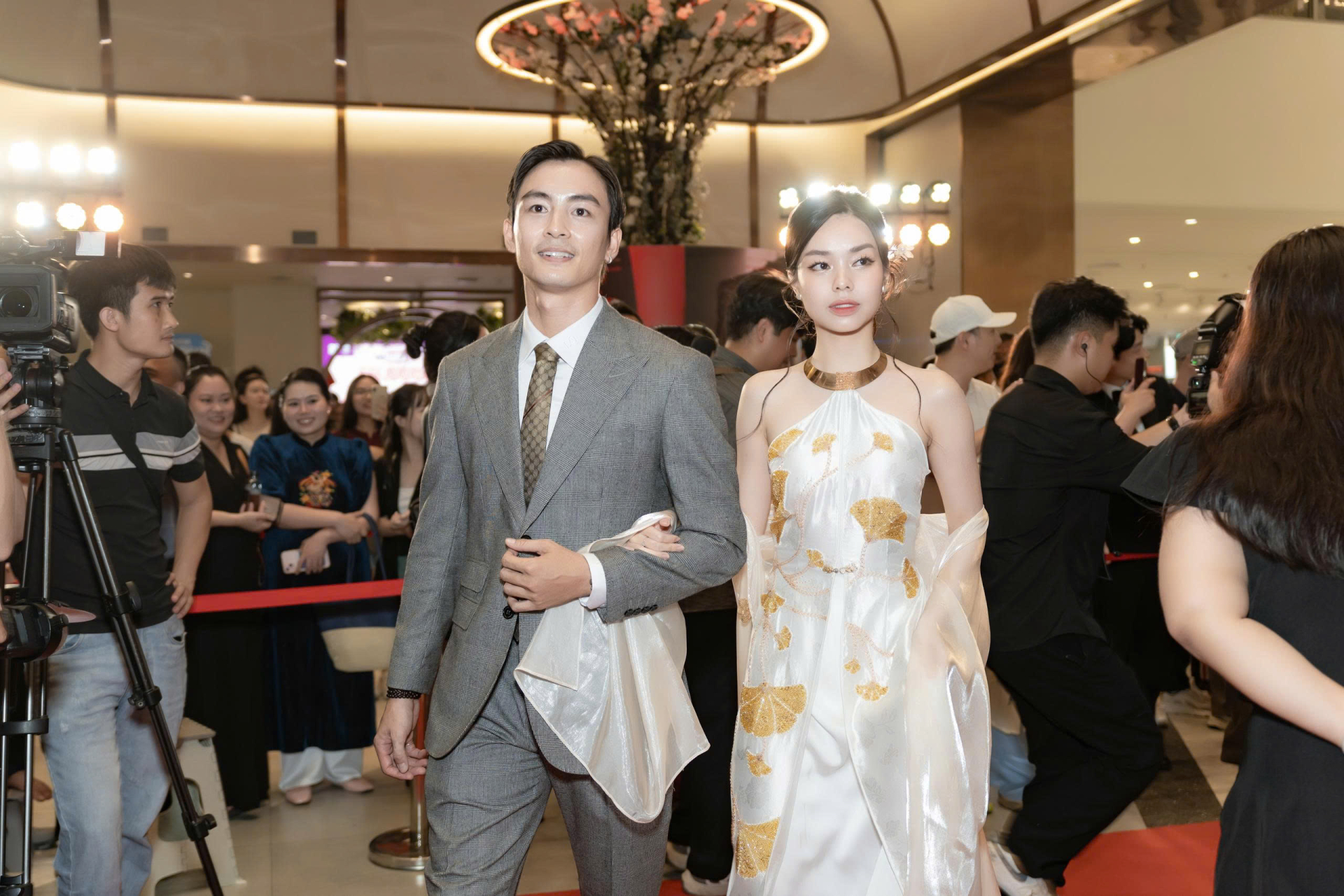 bung-no-visual-tai-hop-bao-phim-khe-uoc-ban-dau-12