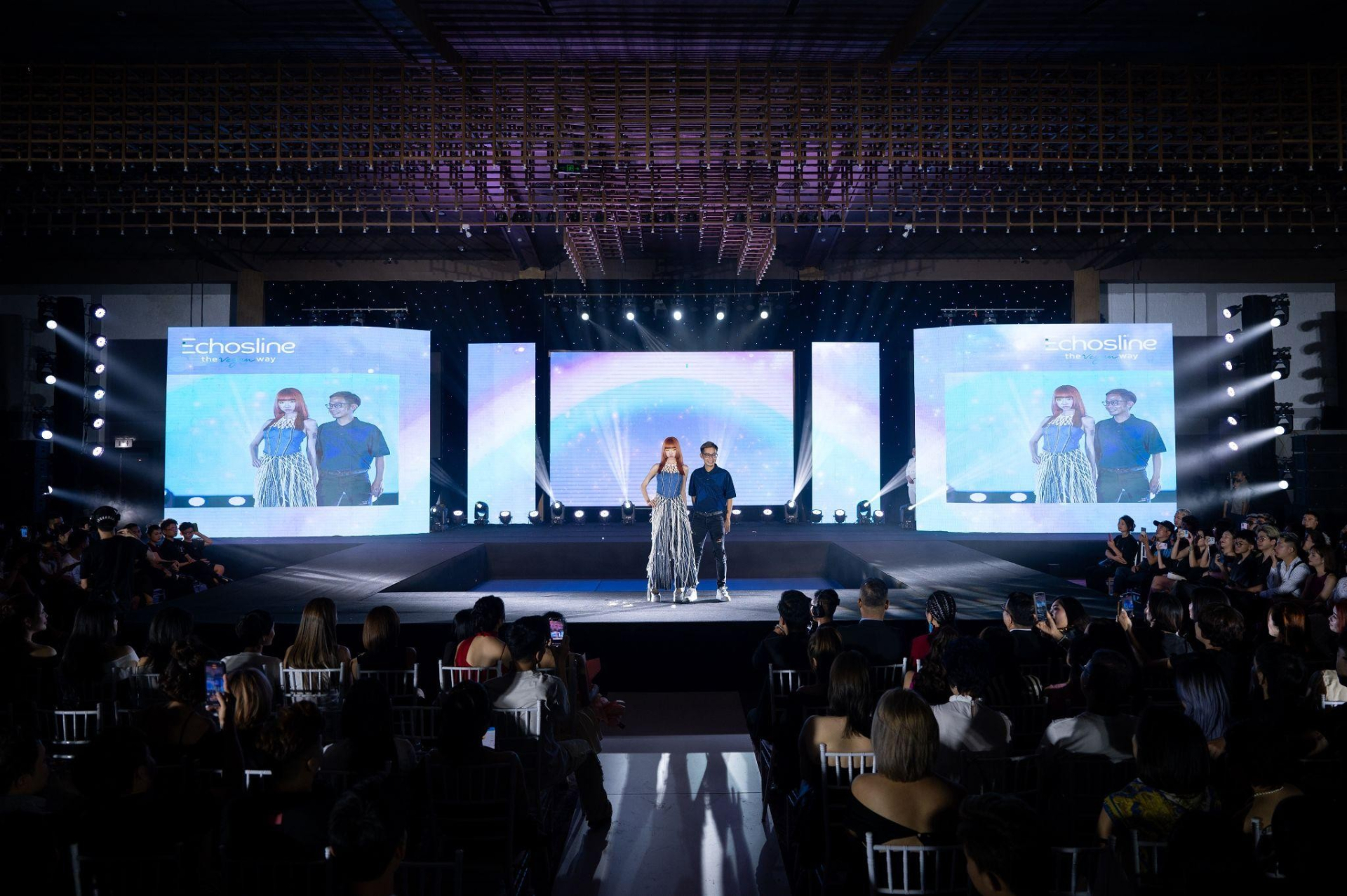 echosline-thap-sang-ban-giao-huong-cua-trai-dat-ky-niem-10-nam-tai-viet-nam-1