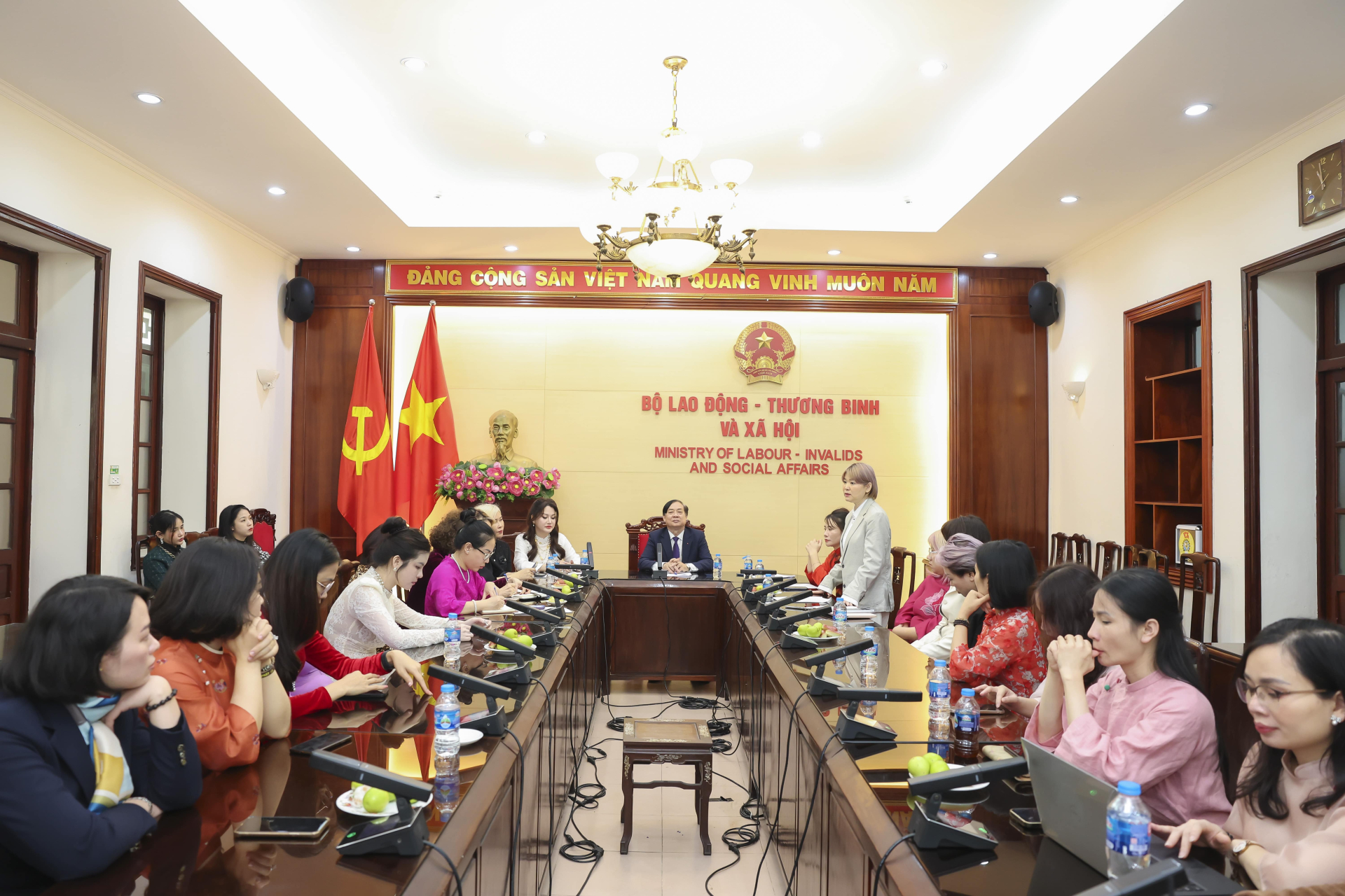 hop-khai-xuan-2025-hoi-dao-tao-phat-trien-nghe-lam-dep-viet-nam-san-sang-but-pha-10