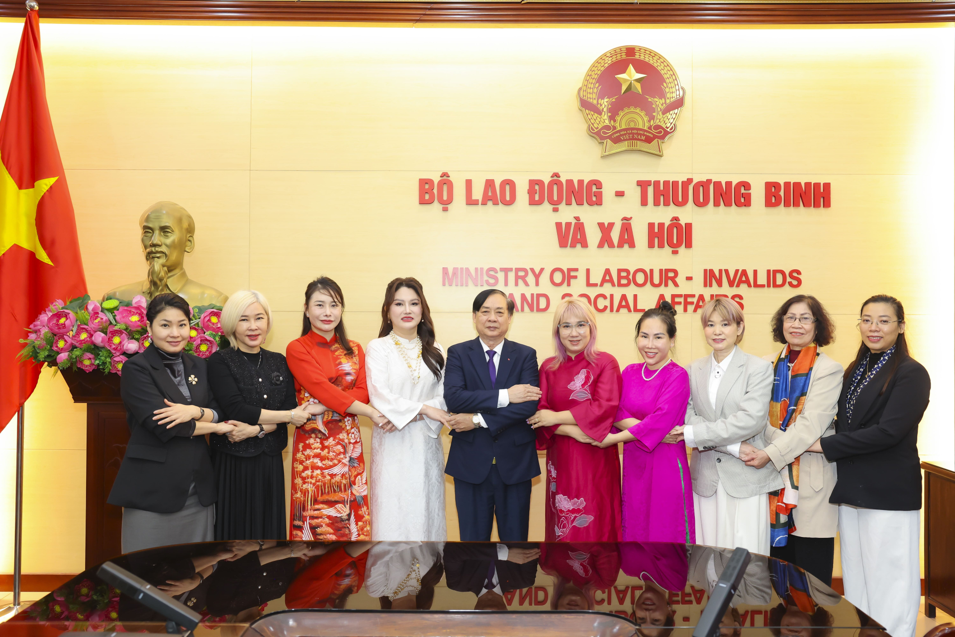 hop-khai-xuan-2025-hoi-dao-tao-phat-trien-nghe-lam-dep-viet-nam-san-sang-but-pha-6