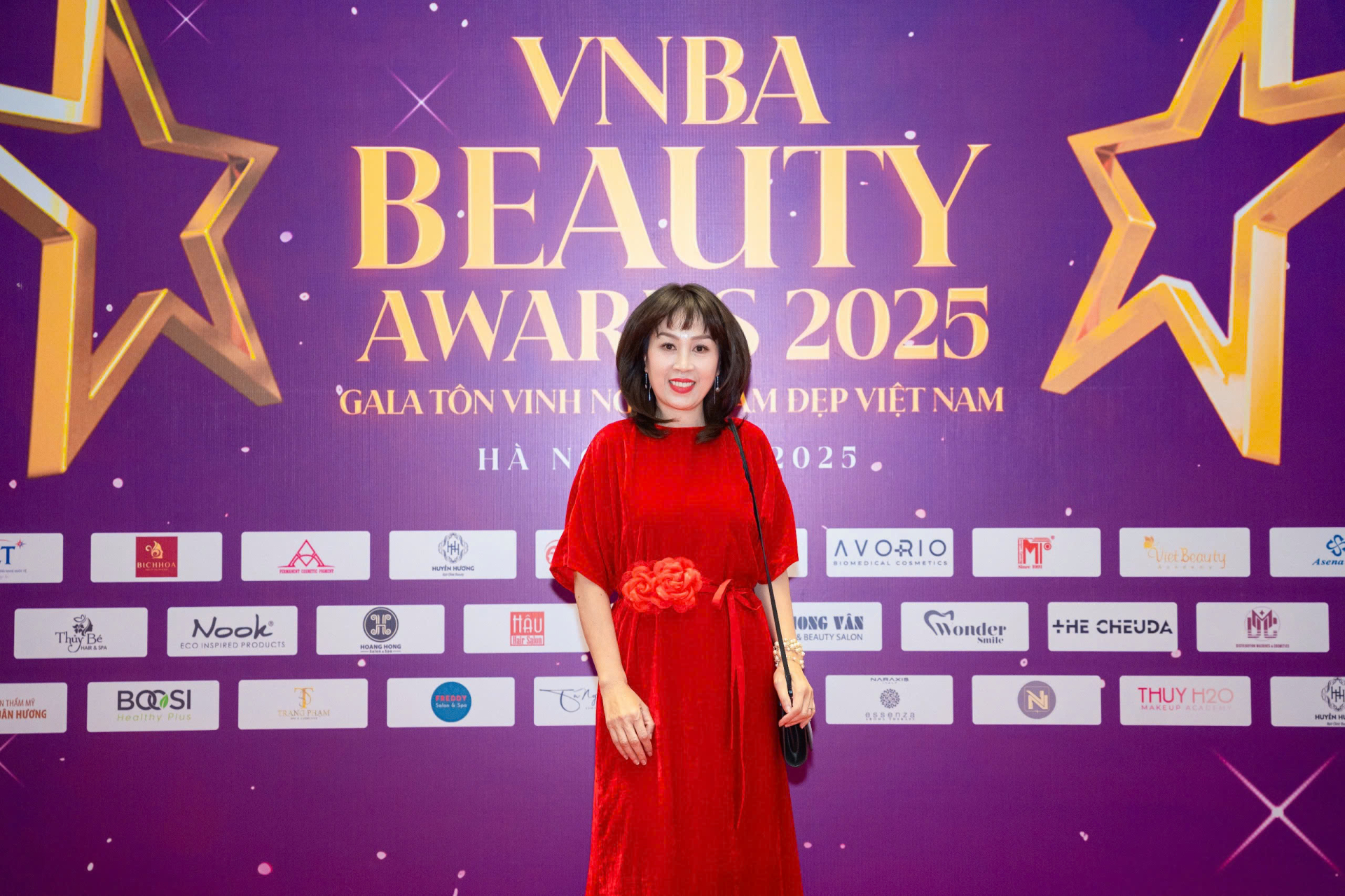 ntm-phuong-lien-cot-moc-vinh-quang-tai-vnba-beauty-awards-202510