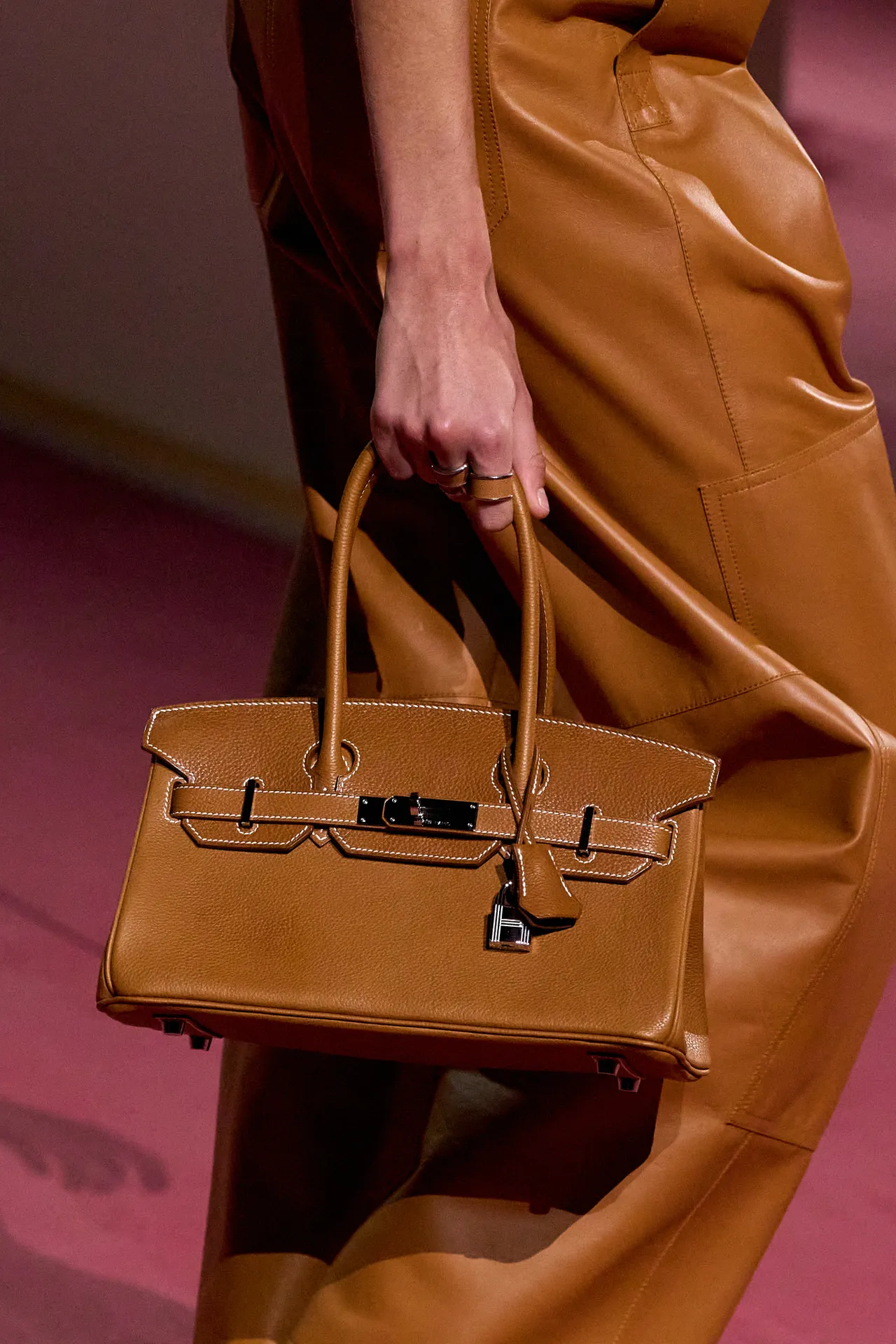 Hermes-ss26-ngon-ngu-cua-su-sang-trong-tinh-lang-4