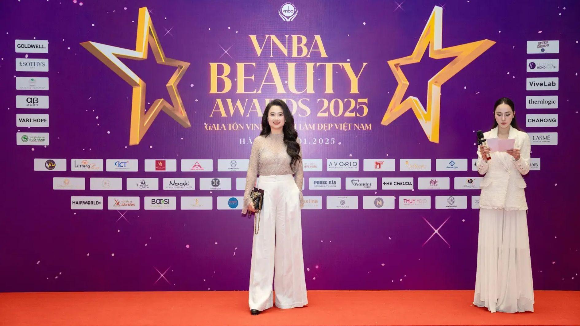 chuyen-gia-tham-nguyen-toa-sang-tai-gala-ton-vinh-nganh-lam-dep-vnba-beauty-awards-2025-3