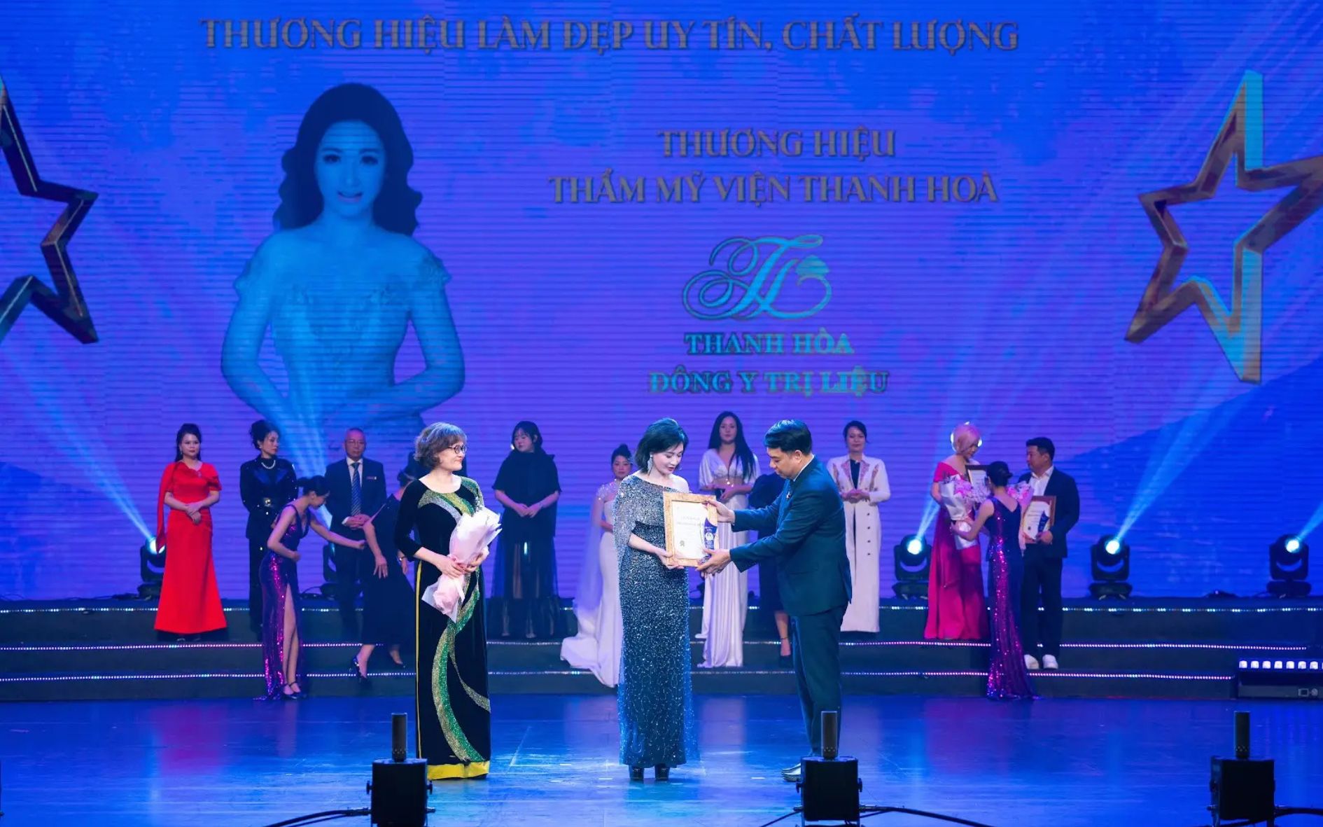 tham-my-thanh-hoa-net-son-to-diem-nganh-lam-dep-viet-tai-vnba-beauty-awards-2025-3