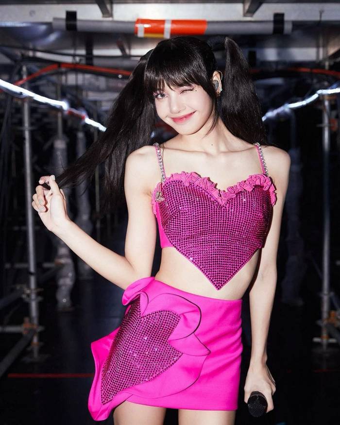 Boxing là cách để em út BLACKPINK có được thân hình nóng bỏng. 